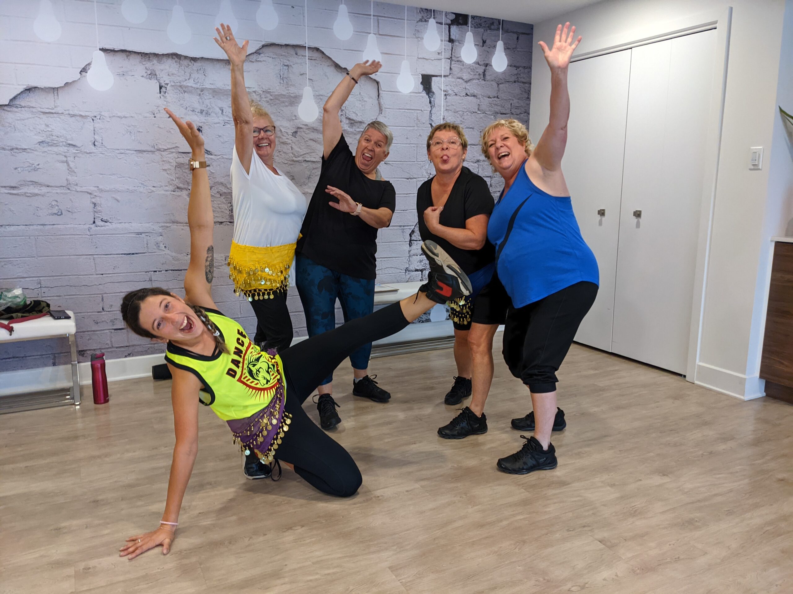 Cours de groupe de Zumba organisé par Optimizzation Ensemble pour promouvoir la santé et l’activité physique dans la communauté.